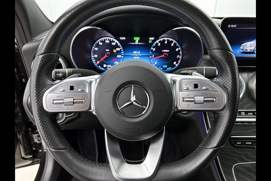Mercedes-Benz C-Klasse 200 Business Solution AMG Lichtmetalen velgen | Navigatie | Trekhaak | Parking support met camera achter | Inclusief 24 maanden MB Certified garantie voor Europa.