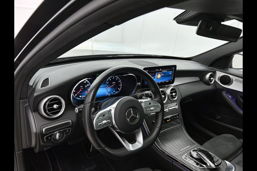 Mercedes-Benz C-Klasse 200 Business Solution AMG Lichtmetalen velgen | Navigatie | Trekhaak | Parking support met camera achter | Inclusief 24 maanden MB Certified garantie voor Europa.