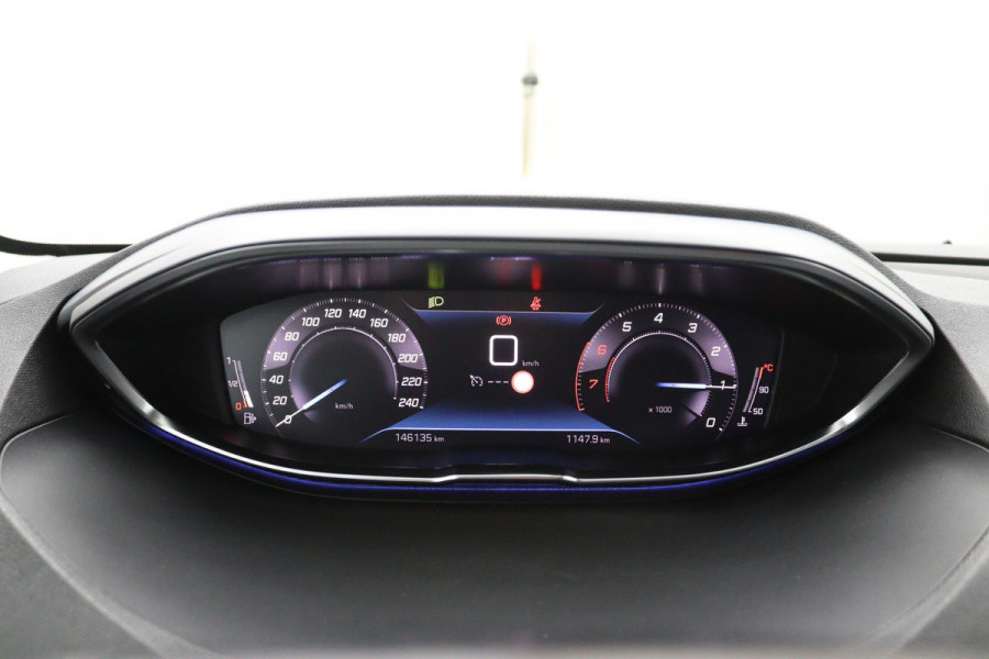 Peugeot 5008 1.2 FACELIFT*NAVI*CAM*HAAK*ECC*CARPLAY*7PERS