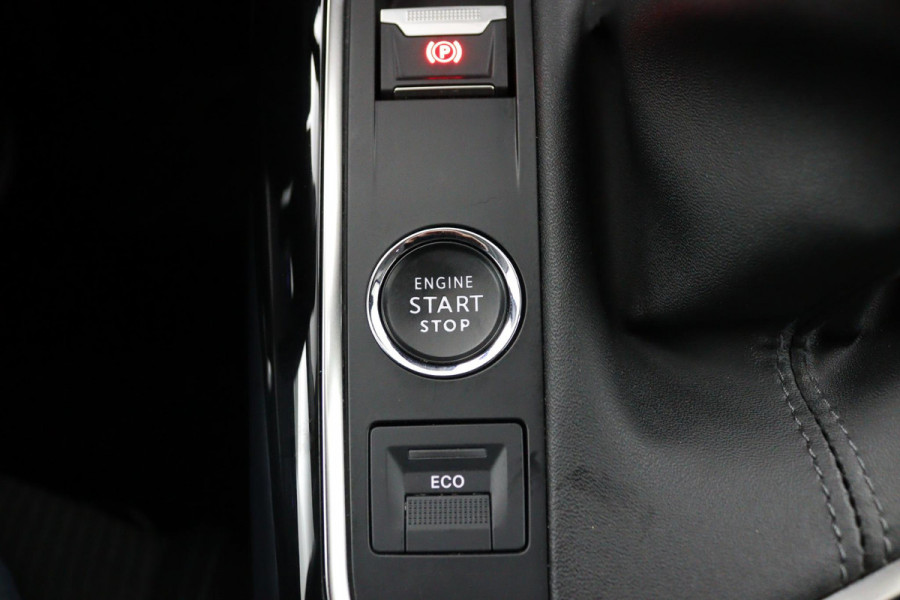 Peugeot 5008 1.2 FACELIFT*NAVI*CAM*HAAK*ECC*CARPLAY*7PERS