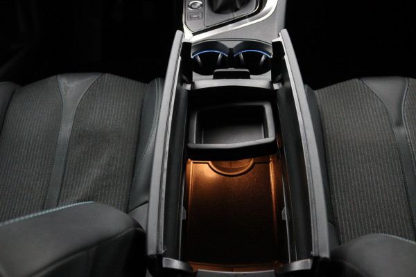 Peugeot 5008 1.2 FACELIFT*NAVI*CAM*HAAK*ECC*CARPLAY*7PERS