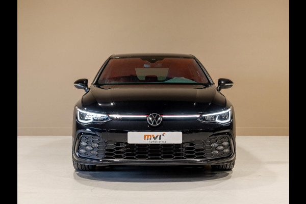 Volkswagen Golf 2.0 TSI GTI / 245pk / Achteruitrij camera / Dodehoek assistent / Stoel en stuurverwarming /