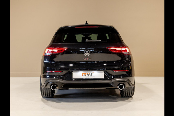 Volkswagen Golf 2.0 TSI GTI / 245pk / Achteruitrij camera / Dodehoek assistent / Stoel en stuurverwarming /