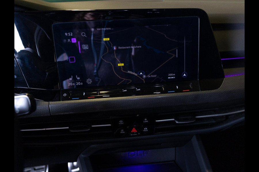 Volkswagen Golf 2.0 TSI GTI / 245pk / Achteruitrij camera / Dodehoek assistent / Stoel en stuurverwarming /