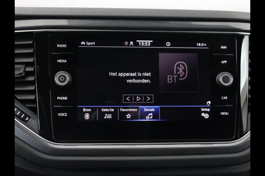 Volkswagen T-Roc 1.5 TSI Sport | Trekhaak | Camera | Carplay | Full LED | Adaptive cruise | Virtual Cockpit | Climate control | Navigatie | Bluetooth | Parkeerhulp