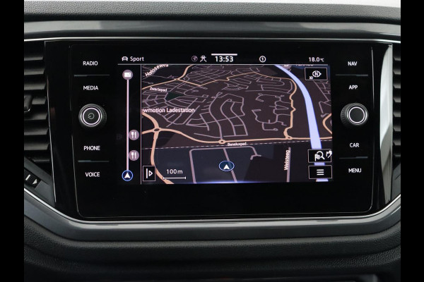 Volkswagen T-Roc 1.5 TSI Sport | Trekhaak | Camera | Carplay | Full LED | Adaptive cruise | Virtual Cockpit | Climate control | Navigatie | Bluetooth | Parkeerhulp