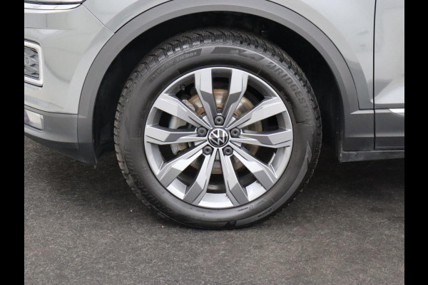 Volkswagen T-Roc 1.5 TSI Sport | Trekhaak | Camera | Carplay | Full LED | Adaptive cruise | Virtual Cockpit | Climate control | Navigatie | Bluetooth | Parkeerhulp