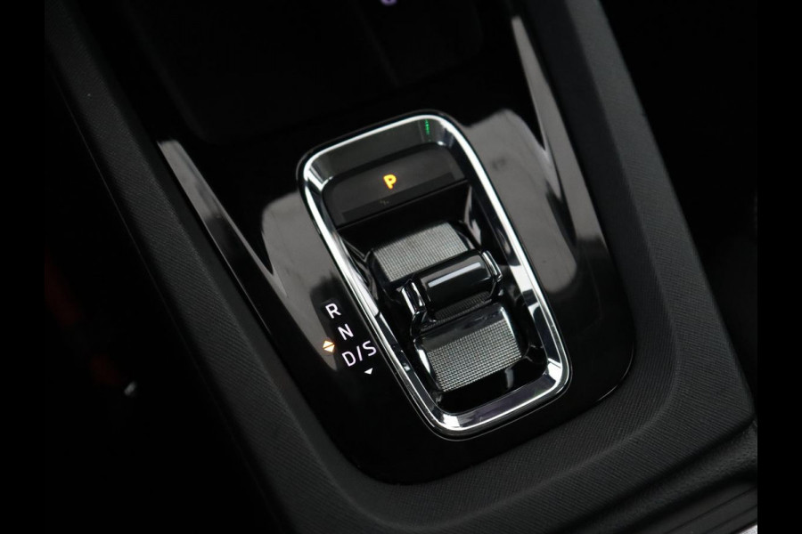 Škoda Octavia 1.0 e-TSI Ambition | Stoelverwarming | Trekhaak | Carplay | Navigatie | Full LED | Parkeerhulp | Cruise control | Climate control | Bluetooth