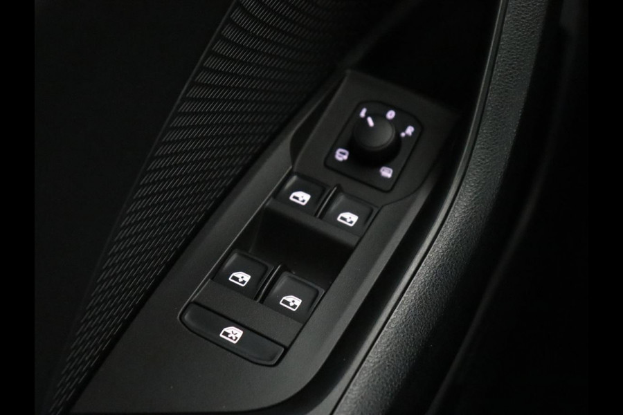 Škoda Octavia 1.0 e-TSI Ambition | Stoelverwarming | Trekhaak | Carplay | Navigatie | Full LED | Parkeerhulp | Cruise control | Climate control | Bluetooth