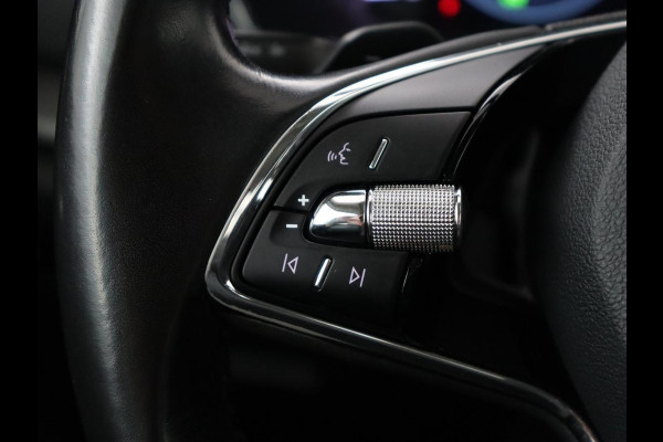 Škoda Octavia 1.0 e-TSI Ambition | Stoelverwarming | Trekhaak | Carplay | Navigatie | Full LED | Parkeerhulp | Cruise control | Climate control | Bluetooth