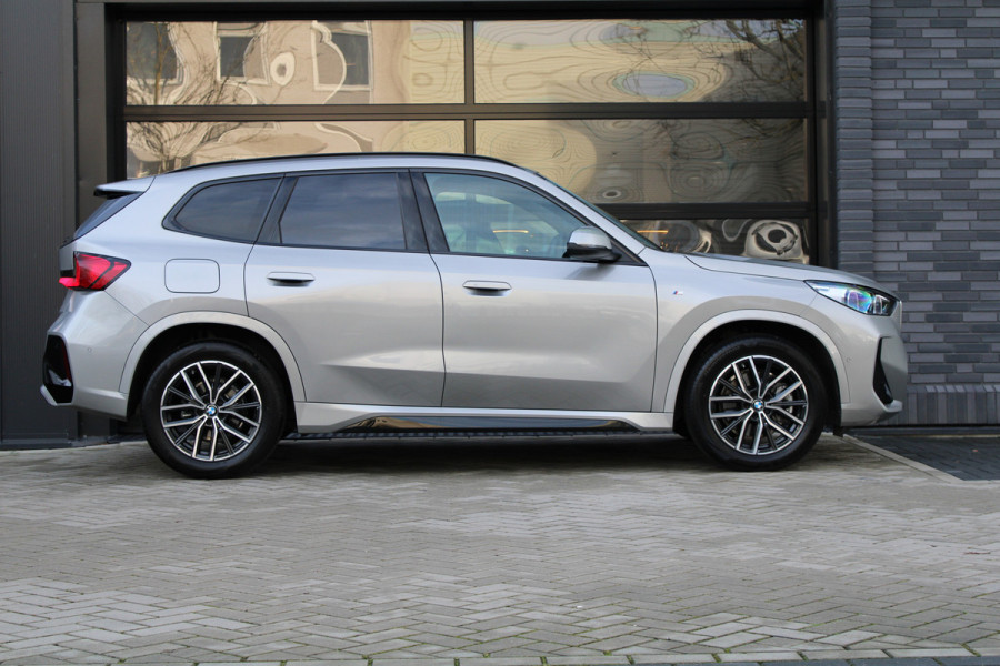 BMW X1 sDrive20i | BTW | M-SPORT | KEYLESS | HUD | 360 CAM | AMBIENCE LIGHT |