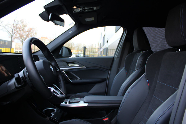 BMW X1 sDrive20i | BTW | M-SPORT | KEYLESS | HUD | 360 CAM | AMBIENCE LIGHT |