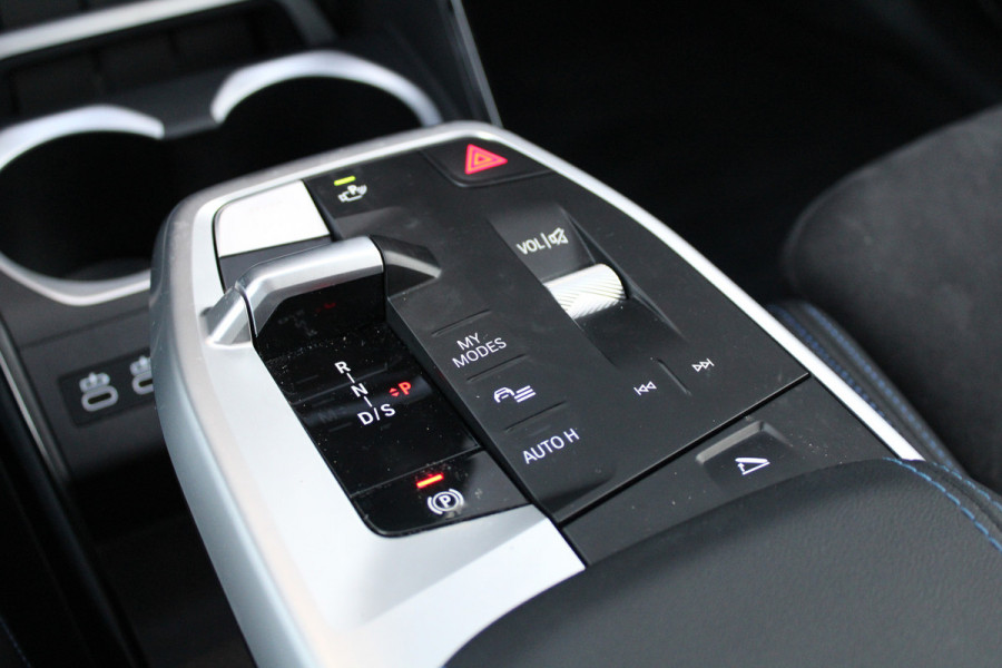 BMW X1 sDrive20i | BTW | M-SPORT | KEYLESS | HUD | 360 CAM | AMBIENCE LIGHT |