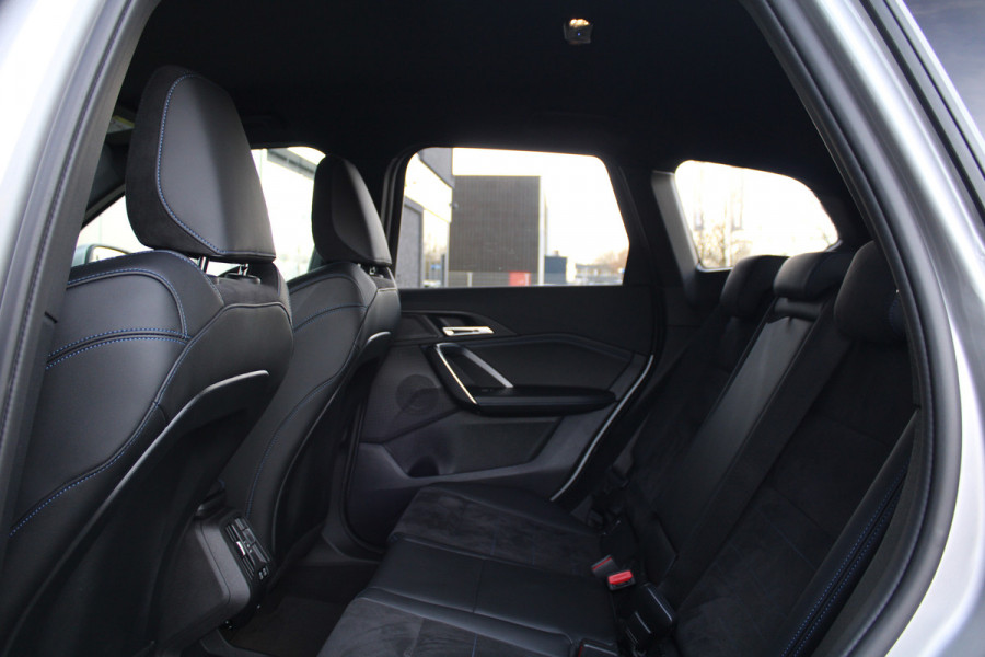 BMW X1 sDrive20i | BTW | M-SPORT | KEYLESS | HUD | 360 CAM | AMBIENCE LIGHT |