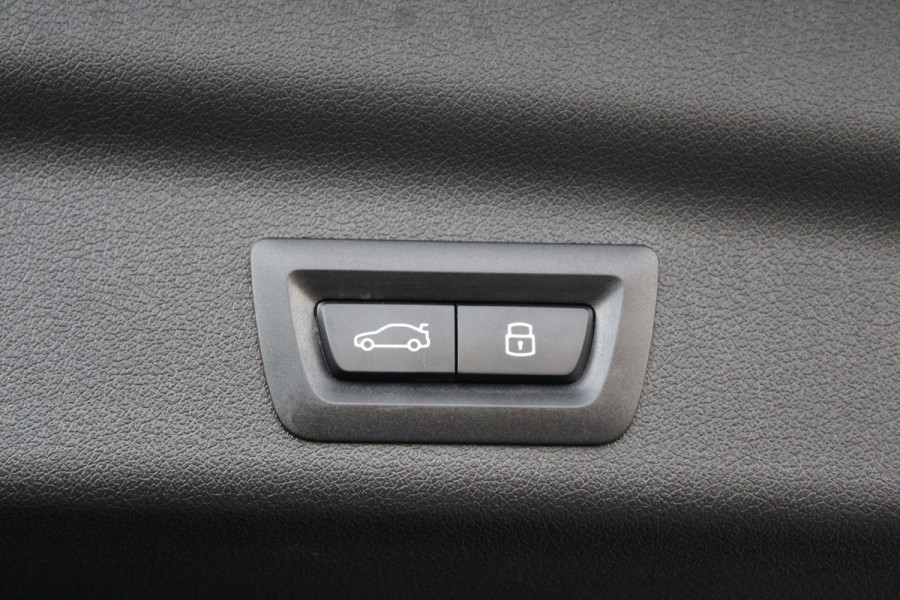 BMW X1 sDrive20i | BTW | M-SPORT | KEYLESS | HUD | 360 CAM | AMBIENCE LIGHT |