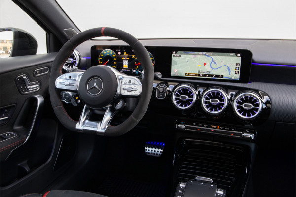 Mercedes-Benz A-Klasse AMG 35 4MATIC Premium, Performance Stoelen, Pano, Burmester, Memory