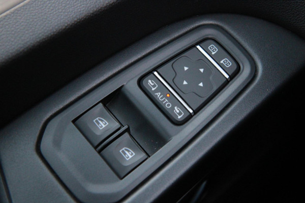 Renault Trafic 2.0 dCi 150PK T30 L2H1 Luxe / Trekhaak / Camera / App connect