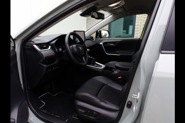 Toyota RAV4 2.5 Hybrid AWD Adventure | Treeplanken | Stoel/Stuurwielverwarm
