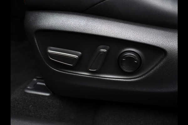 Toyota RAV4 2.5 Hybrid AWD Adventure | Treeplanken | Stoel/Stuurwielverwarm