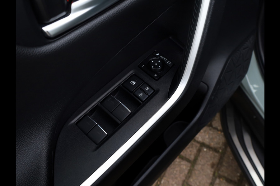 Toyota RAV4 2.5 Hybrid AWD Adventure | Treeplanken | Stoel/Stuurwielverwarm