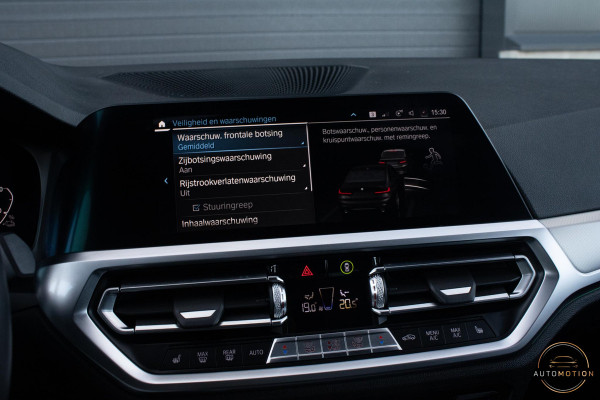 BMW 3-serie 330e PANO MEMORY M PAKKET CAMERA HUD