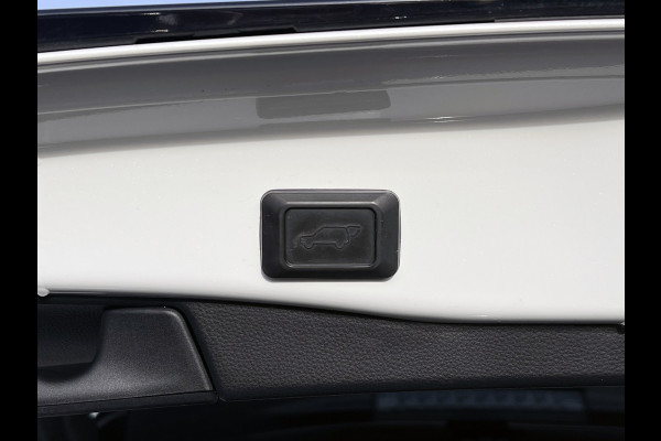 Toyota RAV4 2.5 Plug-in Hybrid AWD Bi-Tone Plus | Navi | LED | 360 Camera | CarPlay | ACC | Camera | 19 inch