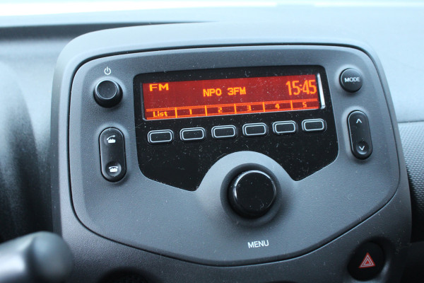 Peugeot 108 1.0 e-VTi 73pk Access NL-Auto NAP 35.422km