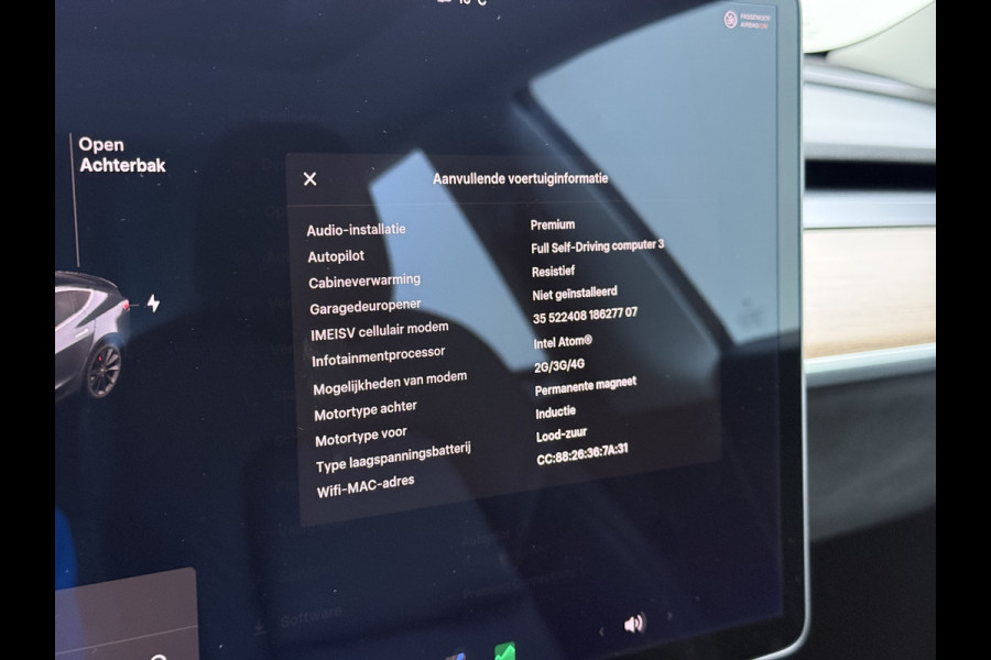 Tesla Model 3 Performance 513pk 0-100 3,4sec AWD Lmv 20" AutoPilot Rode Remklauwen Carbon Spoiler Panoramadak Adaptive Cruise Camera's Leer Pd Elektr.-A-Klep+Stuur+Verst.Stoel+Geheugen Easy Entry Stoel+Bank-Verwarmd Keyless WiFi  75kWh 4WD 1e Eigenaar Origineel Nederlandse Auto Nieuwprijs € 65.680 SOH 83%