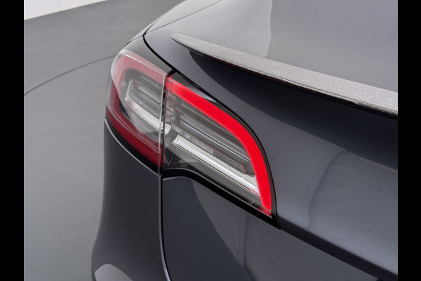 Tesla Model 3 Performance 513pk 0-100 3,4sec AWD Lmv 20" AutoPilot Rode Remklauwen Carbon Spoiler Panoramadak Adaptive Cruise Camera's Leer Pd Elektr.-A-Klep+Stuur+Verst.Stoel+Geheugen Easy Entry Stoel+Bank-Verwarmd Keyless WiFi  75kWh 4WD 1e Eigenaar Origineel Nederlandse Auto Nieuwprijs € 65.680 SOH 83%