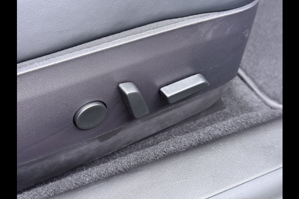 Tesla Model 3 Performance 513pk 0-100 3,4sec AWD Lmv 20" AutoPilot Rode Remklauwen Carbon Spoiler Panoramadak Adaptive Cruise Camera's Leer Pd Elektr.-A-Klep+Stuur+Verst.Stoel+Geheugen Easy Entry Stoel+Bank-Verwarmd Keyless WiFi  75kWh 4WD 1e Eigenaar Origineel Nederlandse Auto Nieuwprijs € 65.680 SOH 83%