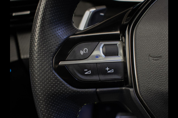 Peugeot 208 1.2 PureTech GT Pack (PANORAMADAK,CARPLAY,ELECTRISCHE STOELEN,LEDER,3D CAMERA,LED,XENON,BLACK/PACK,PDC,NETTESTAAT)