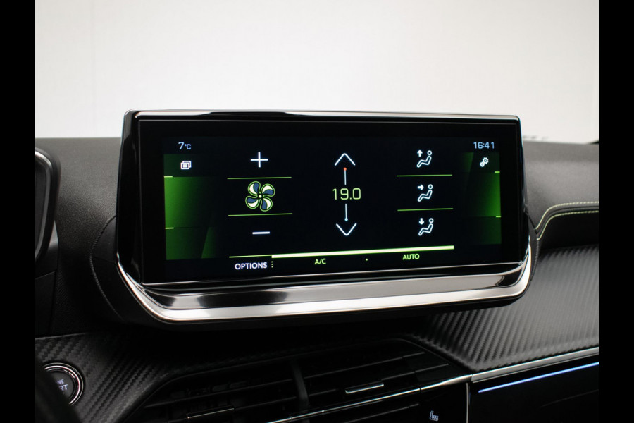 Peugeot 208 1.2 PureTech GT Pack (PANORAMADAK,CARPLAY,ELECTRISCHE STOELEN,LEDER,3D CAMERA,LED,XENON,BLACK/PACK,PDC,NETTESTAAT)