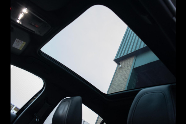 Peugeot 208 1.2 PureTech GT Pack (PANORAMADAK,CARPLAY,ELECTRISCHE STOELEN,LEDER,3D CAMERA,LED,XENON,BLACK/PACK,PDC,NETTESTAAT)