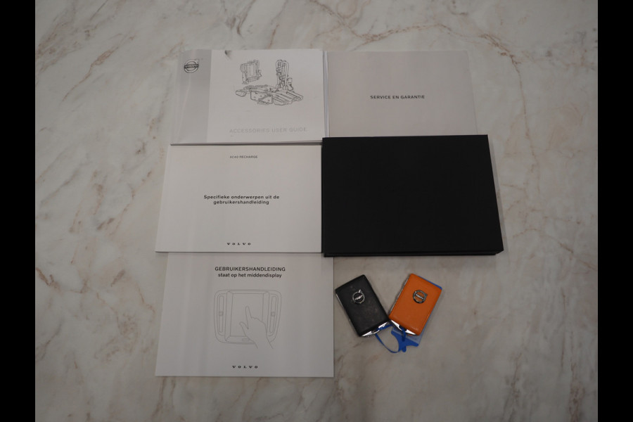 Volvo XC40 1.5 T5 Recharge R-Design | Panoramadak | Styling Kit | Pilot Assit | Trekhaak | Harman/Kardon | Leder | 360 | Keyless