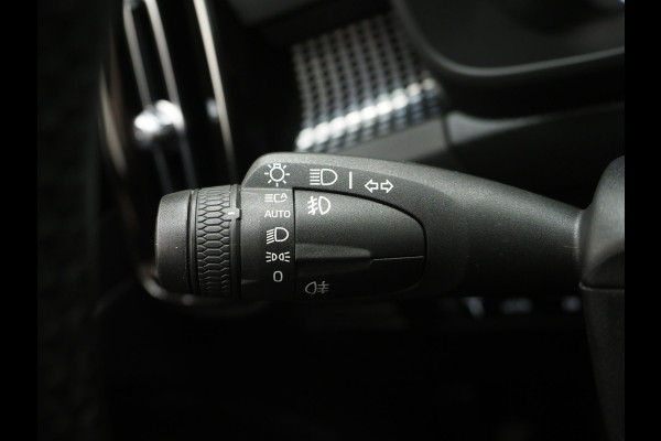 Volvo XC40 1.5 T5 Recharge R-Design | Panoramadak | Styling Kit | Pilot Assit | Trekhaak | Harman/Kardon | Leder | 360 | Keyless
