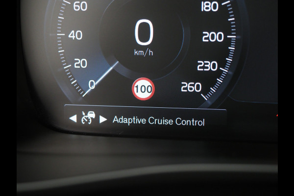 Volvo XC40 1.5 T5 Recharge R-Design | Panoramadak | Styling Kit | Pilot Assit | Trekhaak | Harman/Kardon | Leder | 360 | Keyless