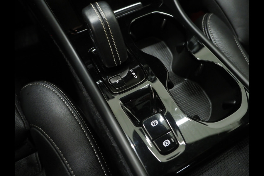 Volvo XC40 1.5 T5 Recharge R-Design | Panoramadak | Styling Kit | Pilot Assit | Trekhaak | Harman/Kardon | Leder | 360 | Keyless