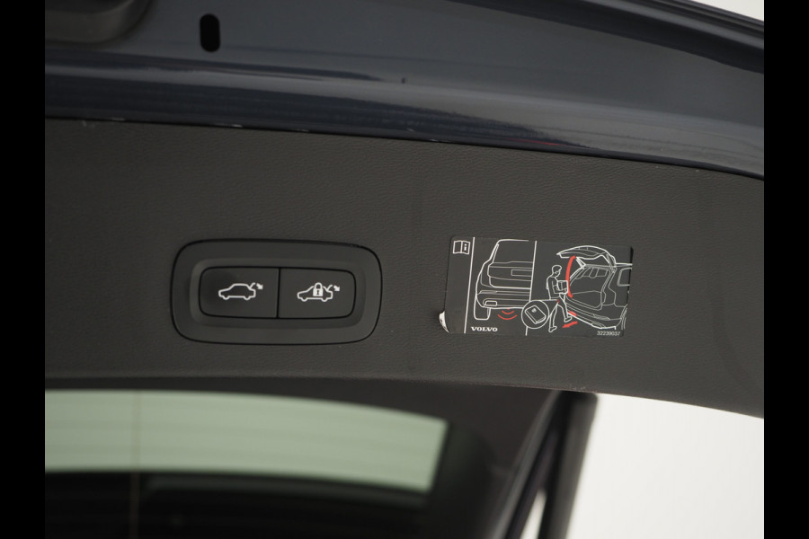 Volvo XC40 1.5 T5 Recharge R-Design | Panoramadak | Styling Kit | Pilot Assit | Trekhaak | Harman/Kardon | Leder | 360 | Keyless