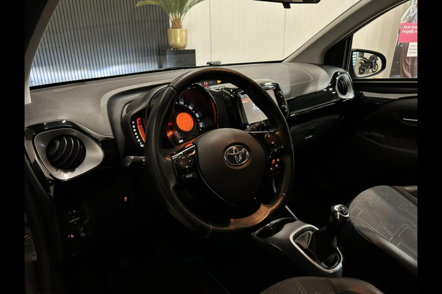 Toyota Aygo 1.0 VVT-i x-cite|KEYLESS|CAMERA|STUURHULP|AIRCO|VOL