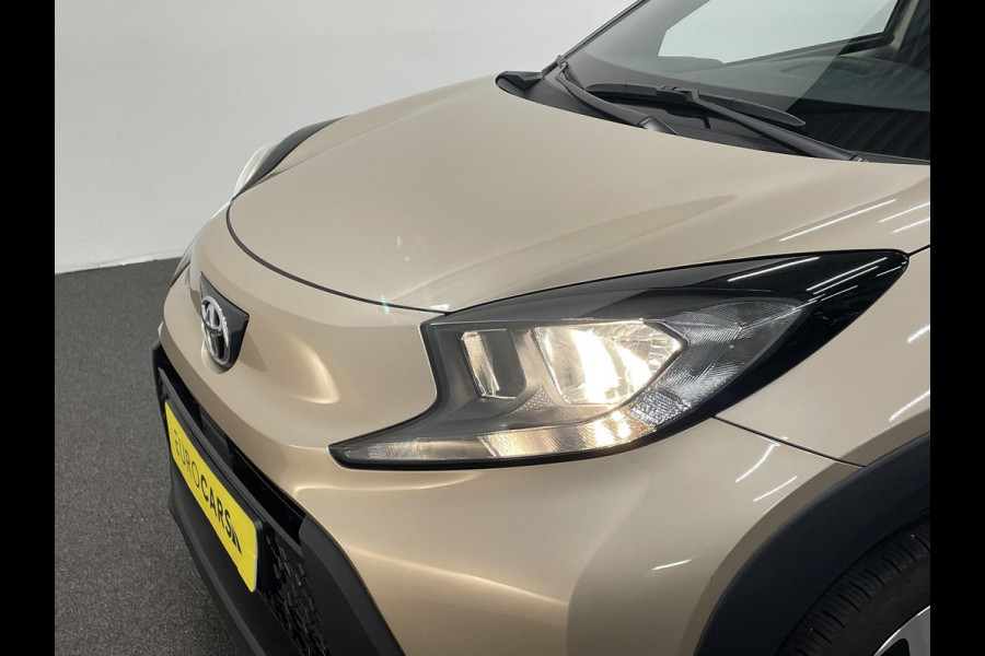 Toyota Aygo X 1.0 VVT-i Automaat Pulse Navigatie Apple Carplay/Android Auto Camera 17" Lichtmetalen Velgen Climate Control Adaptive Cruise Control Two Tone