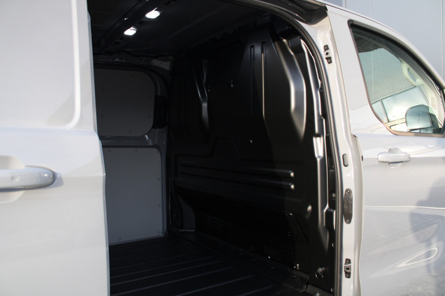 Ford Transit Custom 320 2.5 PHEV L2H1 Limited 232pk - 2x Schuifdeur - Trekhaak - Stoel/Stuurverwarming - ACC - Blindspot - Keyless - Rijklaar