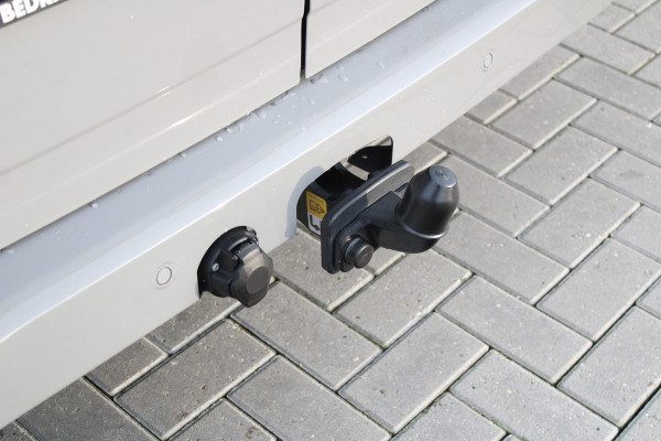 Ford Transit Custom 320 2.5 PHEV L2H1 Limited 232pk - 2x Schuifdeur - Trekhaak - Stoel/Stuurverwarming - ACC - Blindspot - Keyless - Rijklaar