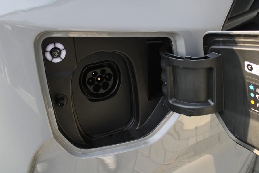 Ford Transit Custom 320 2.5 PHEV L2H1 Limited 232pk - 2x Schuifdeur - Trekhaak - Stoel/Stuurverwarming - ACC - Blindspot - Keyless - Rijklaar