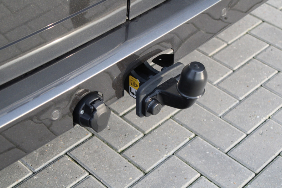 Ford Transit Custom 320 2.5 PHEV L2H1 Limited 232pk - 2x Schuifdeur - Trekhaak - Stoel/Stuurverwarming - ACC - Blindspot - Keyless - Rijklaar