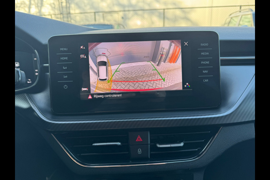 Škoda Kamiq 1.0 TSI Automaat Monte Carlo * Panorama * Navigatie * Camera * Climate Control *