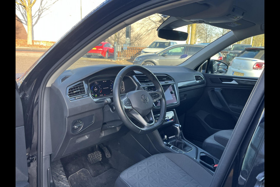 Volkswagen Tiguan 1.4 TSI eHybrid PHEV| ELEK. ACHTERKLEP| DIGITAL DASH| ADAPTIVE CRUISE| RIJKLAAR INCL. 12 MND BOVAG GARANTIE