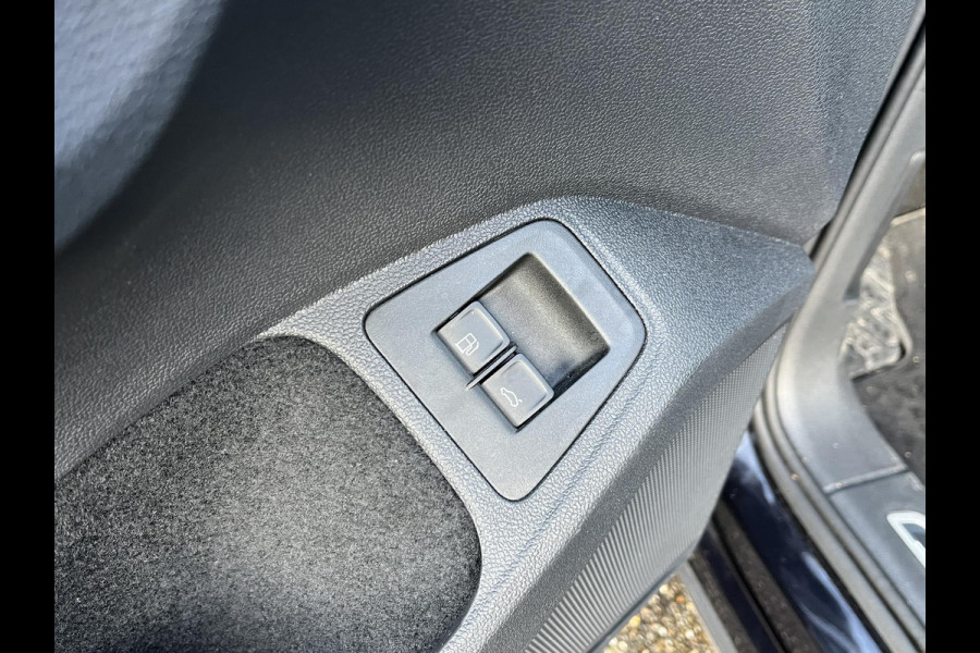 Volkswagen Tiguan 1.4 TSI eHybrid PHEV| ELEK. ACHTERKLEP| DIGITAL DASH| ADAPTIVE CRUISE| RIJKLAAR INCL. 12 MND BOVAG GARANTIE