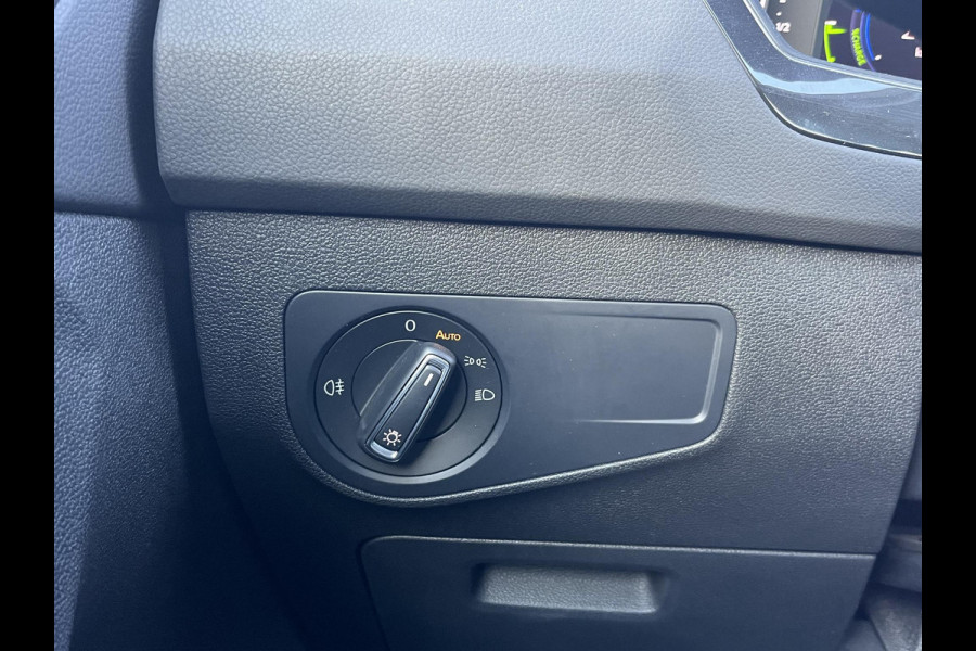 Volkswagen Tiguan 1.4 TSI eHybrid PHEV| ELEK. ACHTERKLEP| DIGITAL DASH| ADAPTIVE CRUISE| RIJKLAAR INCL. 12 MND BOVAG GARANTIE