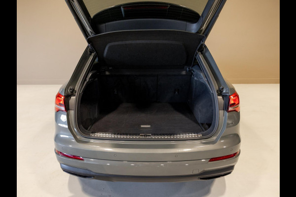 Audi Q3 35 TFSI Advanced / 150pk / S-line interieur / Leder / Keyless / Achteruitrij camera /