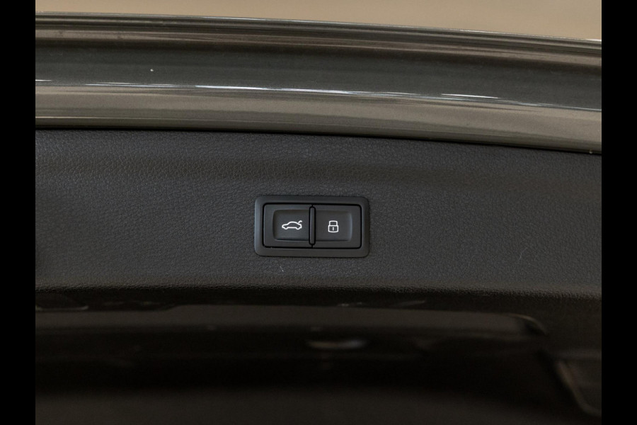 Audi Q3 35 TFSI Advanced / 150pk / S-line interieur / Leder / Keyless / Achteruitrij camera /